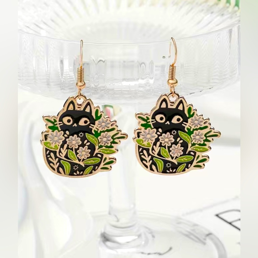 Black Cat 🐈⬛ sitting in flowers 🌺 Alloy Earrings